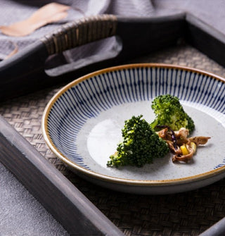 Round Cutlery With Underglaze Painted Pottery Plate